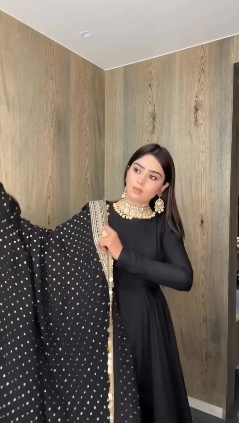 Black Roman Silk Embroidery Lace Work Gown - Image 6