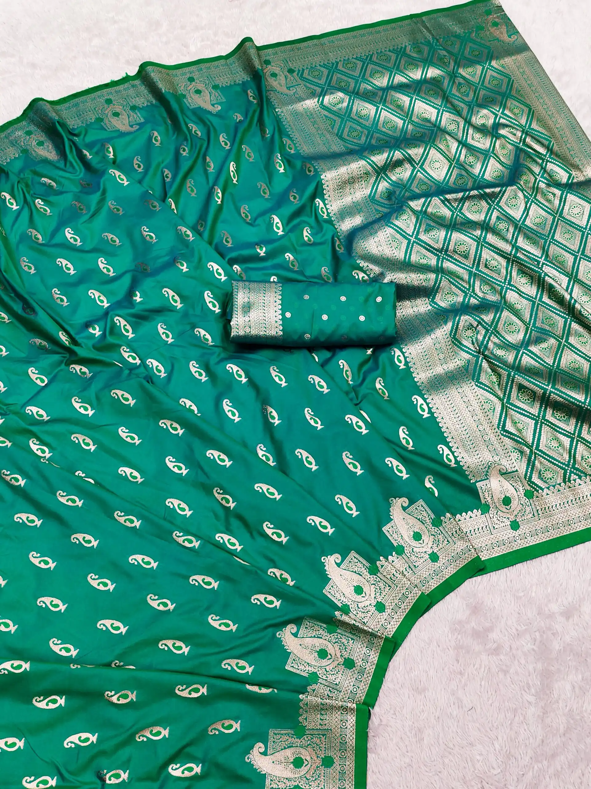 MB 41 Firozi Color Green Banarasi Silk Zari Weaving Saree . Wedding, Party, Festive, Available at ₹1849 only. Delivery 4-6 Working Days. Shop now. | Designer Sarees, Designer Sarees, Embroidered Sarees, Sarees, Bollywood Sarees, Creative Sarees, Designer Sarees, Embroidered Sarees, Ethnic Saree, Modern Digital sarees, Party Wear Sarees