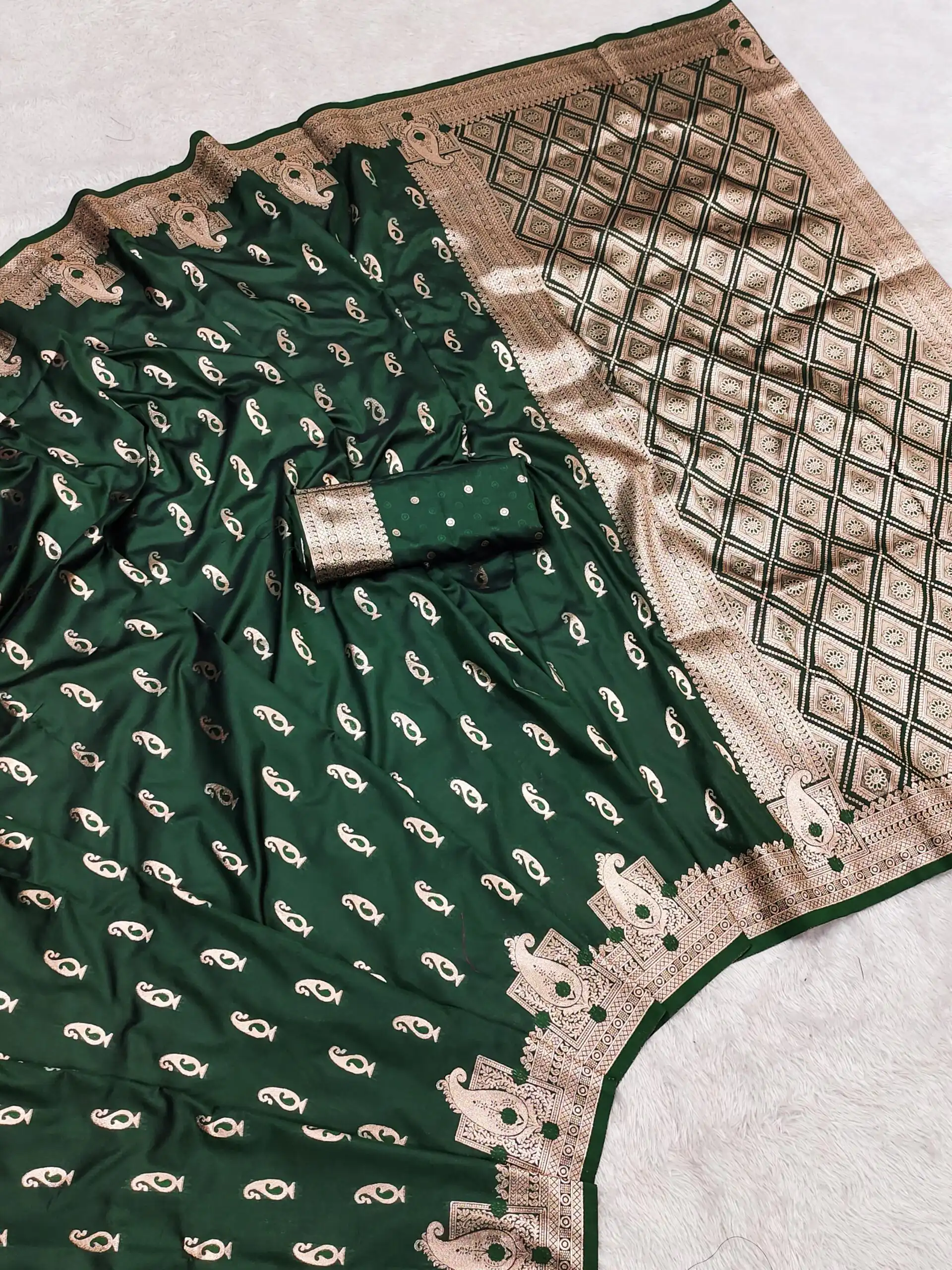 MB 41 Green Color Green Banarasi Silk Zari Weaving Saree . Wedding, Party, Festive, Available at ₹1849 only. Delivery 4-6 Working Days. Shop now. | Designer Sarees, Designer Sarees, Embroidered Sarees, Sarees, Bollywood Sarees, Creative Sarees, Designer Sarees, Embroidered Sarees, Ethnic Saree, Modern Digital sarees, Party Wear Sarees